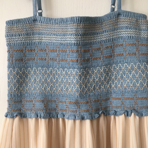 Smocked printed Dress - Picture 5 of 7